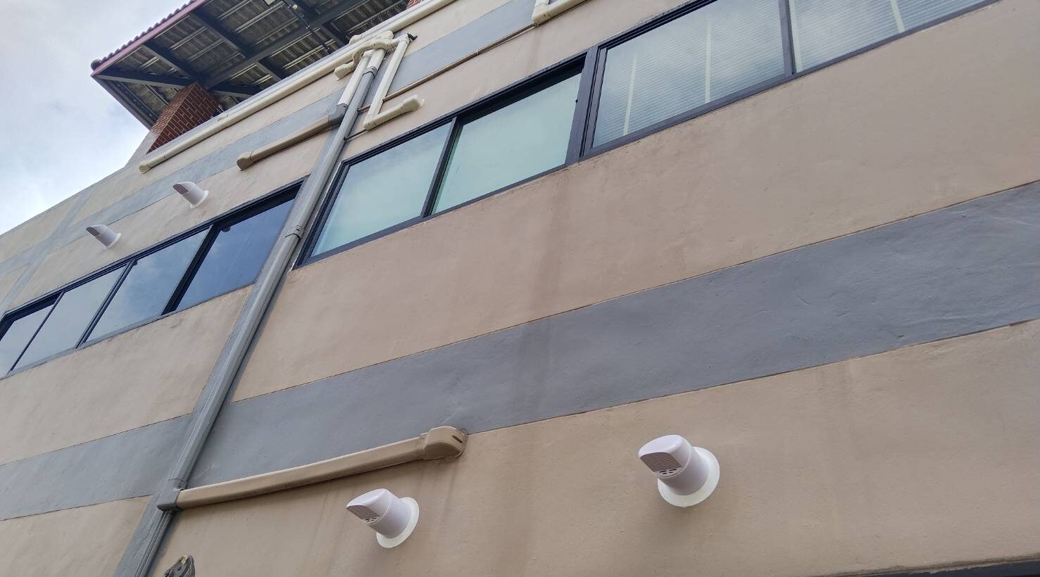 รูปภาพตัวอย่างติดตั้งเครื่องเติมอากาศ รุ่น FAV-SR รูปภาพตัวอย่างติดตั้งเครื่องเติมอากาศ รุ่น FAV-SR