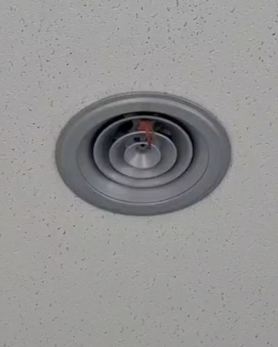 เดินท่อลมระบบเติมอากาศ FAV-CEILING-S335 ในโรงงาน